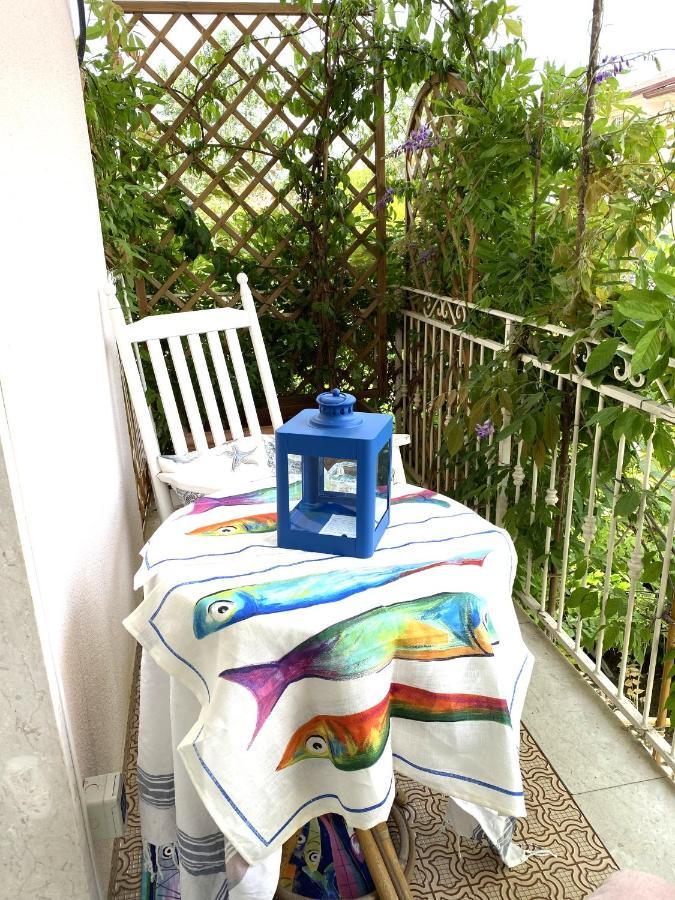 B&B Due Passi Dal Mare Cinquale Exterior photo