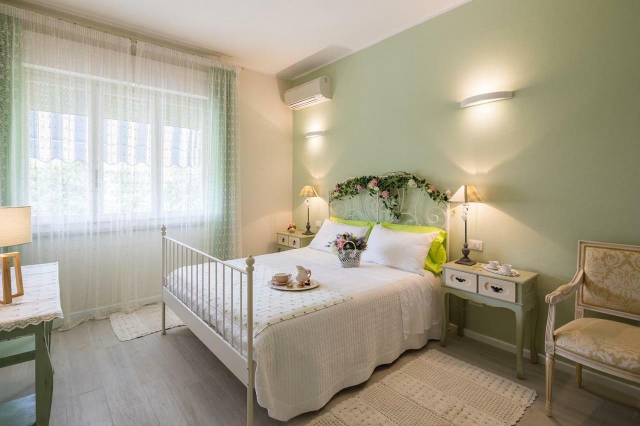 B&B Due Passi Dal Mare Cinquale Exterior photo